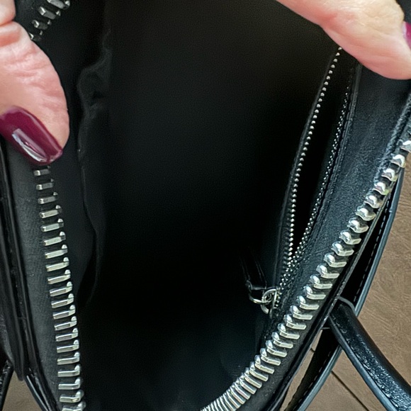 Givenchy Antigona Box Leather Satchel - Picture 6 of 7